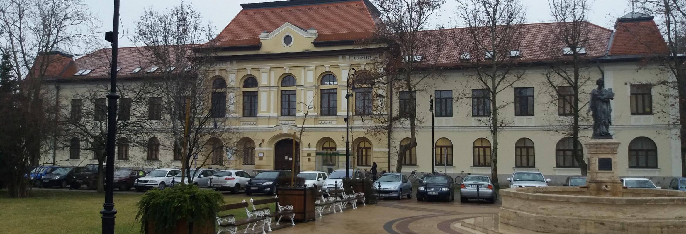 Fő téri Általános Iskola, Szarvas 